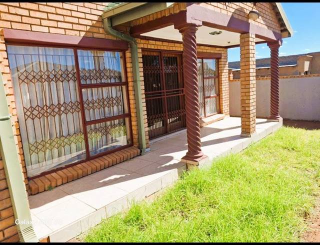 3 BEDROOM HOUSE FOR SALE IN MANKWENG